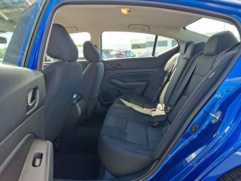 Used 2025 Nissan Altima 2.5 SV AWD/4WD image 10