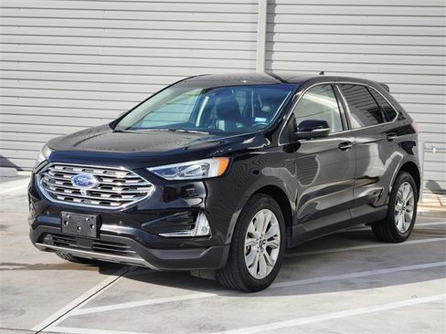 Used 2020 Ford Edge Titanium w/ Equipment Group 301A image 4