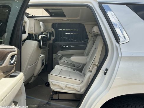 Used 2024 GMC Yukon Denali RWD image 9