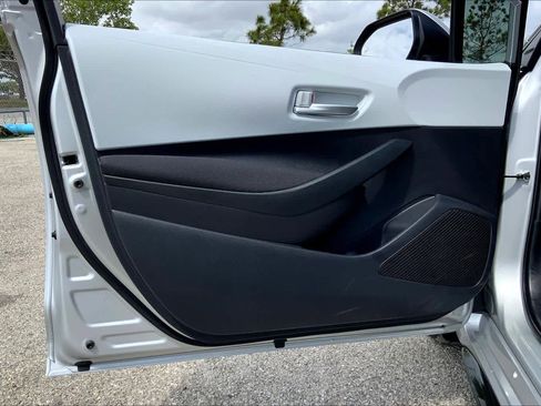 Used 2026 Toyota Corolla SE image 21