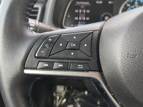 Certified 2020 Nissan Leaf SV Plus image 22