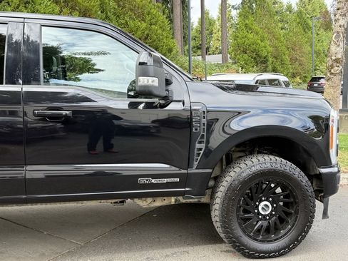 Used 2023 Ford F250 Lariat w/ Sport Appearance Package image 21