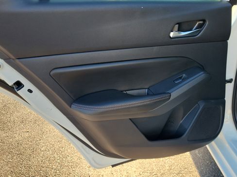 Certified 2022 Nissan Altima 2.5 SR image 11