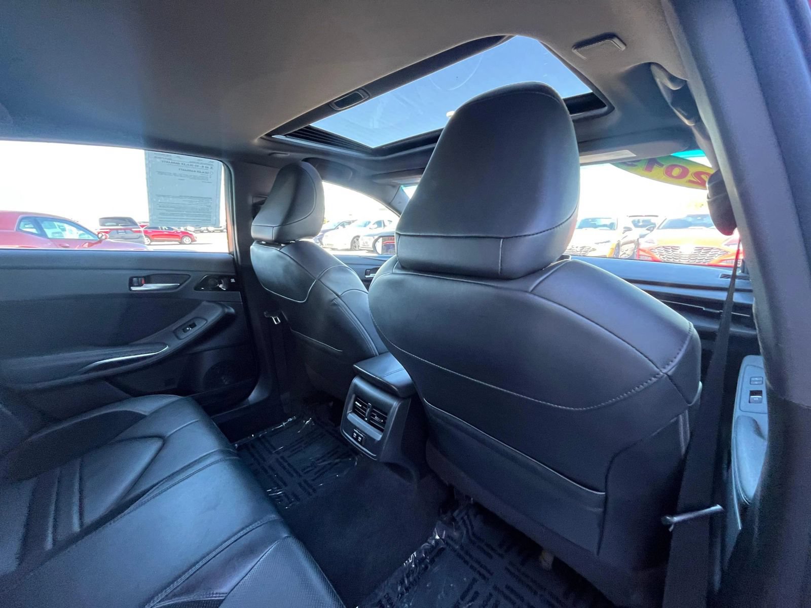 Used 2019 Toyota Avalon XSE FWD image 36