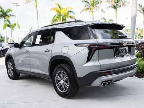 Used 2024 Chevrolet Traverse LT FWD image 24