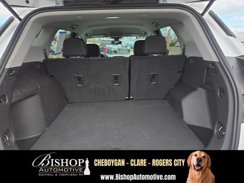 Used 2024 GMC Terrain SLE w/ LPO, Floor Liner Package FWD image 15
