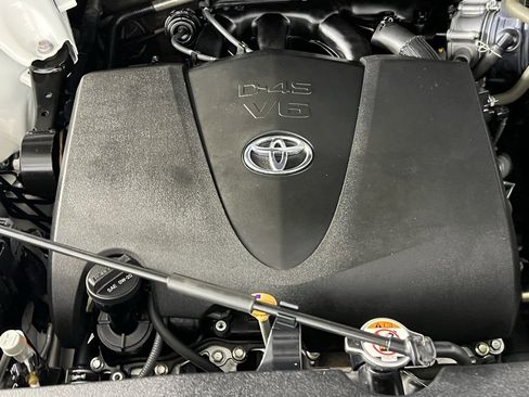 Used 2019 Toyota Highlander XLE image 33