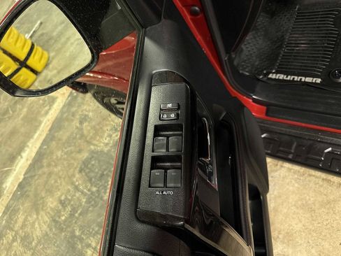 Certified 2020 Toyota 4Runner TRD Off-Road Premium image 23