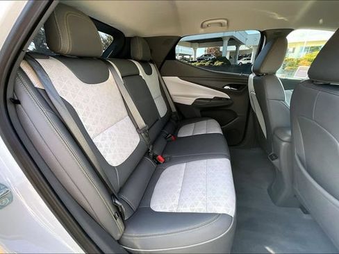 Used 2023 Chevrolet Bolt EUV Premier FWD image 26
