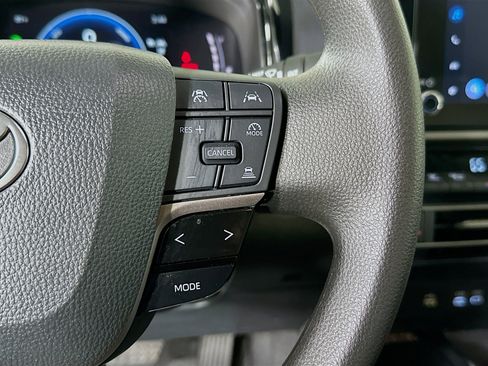 Used 2025 Toyota Camry LE image 17