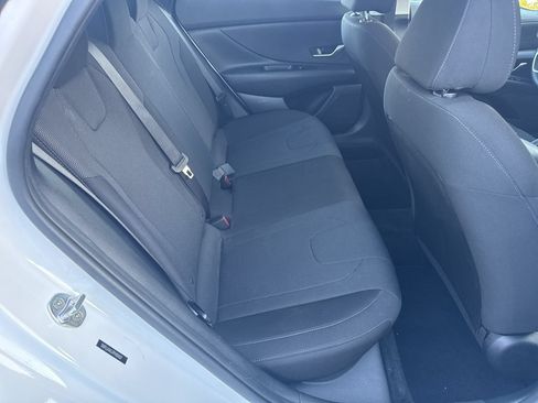Used 2023 Hyundai Elantra SE FWD image 39