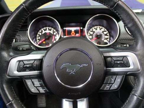 Used 2021 Ford Mustang Convertible image 21