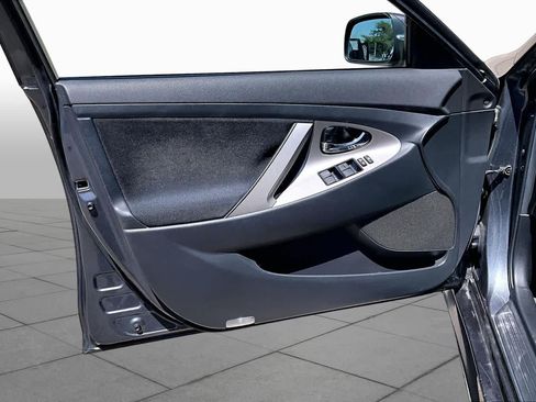 Used 2009 Toyota Camry SE FWD image 21