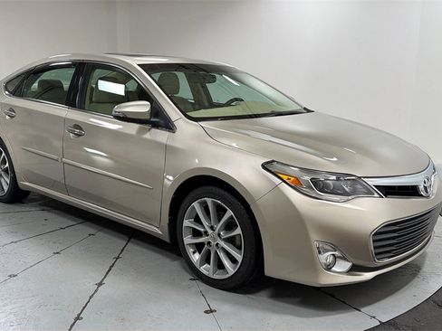 Used 2015 Toyota Avalon XLE Touring image 3
