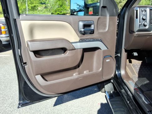 Used 2017 Chevrolet Silverado 2500 LTZ w/ Duramax Plus Package image 23