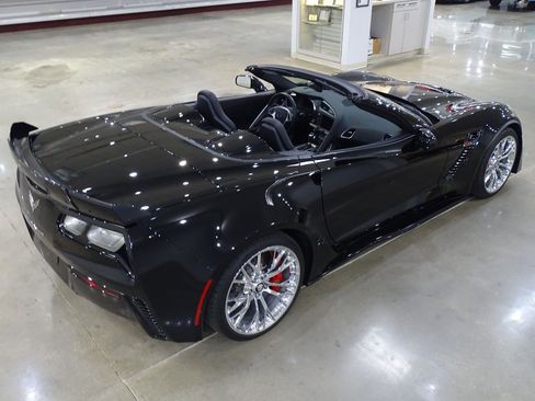 Used 2016 Chevrolet Corvette Z06 w/ 3LZ Preferred Equipment Group RWD image 14