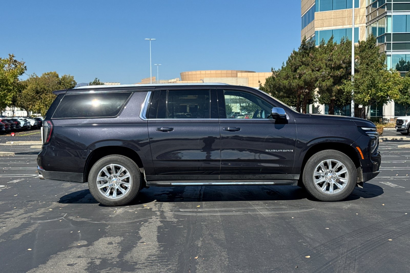 Used 2026 Chevrolet Suburban Premier AWD/4WD image 3