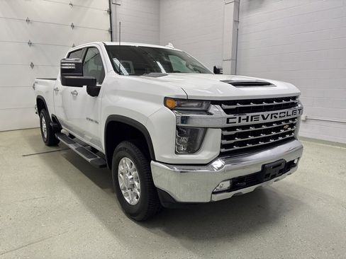 Used 2020 Chevrolet Silverado 2500 LTZ image 2