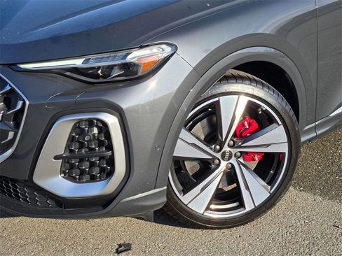 New 2025 Audi SQ5 Premium Plus image 9