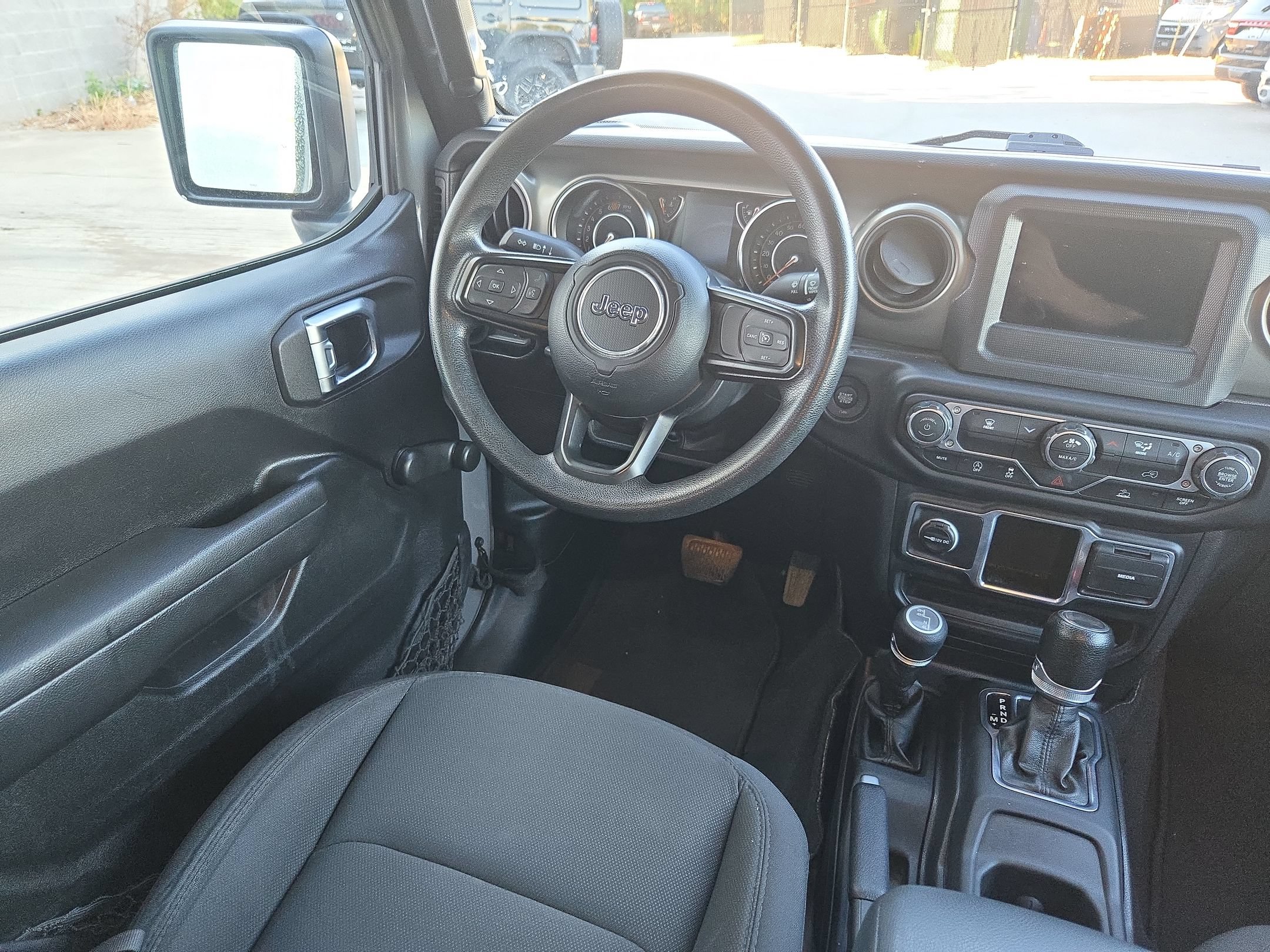 Used 2023 Jeep Wrangler Unlimited Sport AWD/4WD image 9