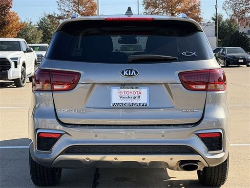 Used 2019 Kia Sorento SX image 5