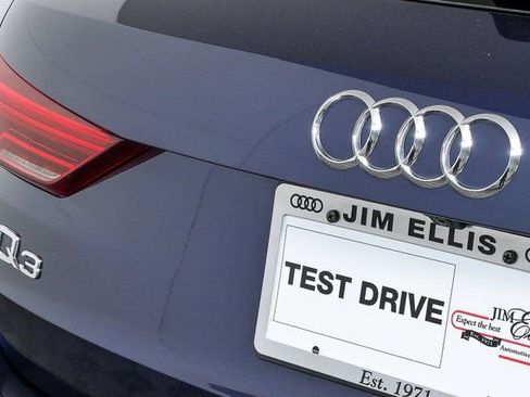 Used 2023 Audi Q3 2.0T Premium Plus w/ Premium Plus Package image 37