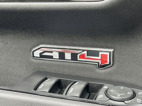 Used 2025 GMC Sierra 1500 AT4 w/ AT4 Premium Package AWD/4WD image 15