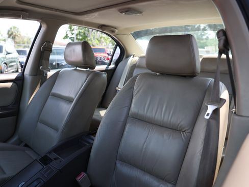 Used 2002 Nissan Maxima GLE FWD image 10
