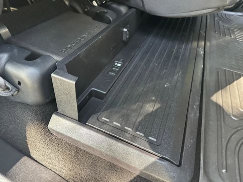 Used 2019 Ford F250 XLT w/ XLT Value Package image 24