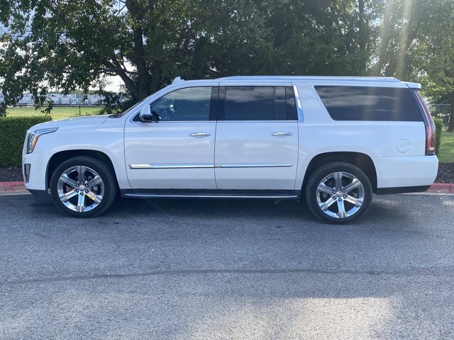 Used 2017 Cadillac Escalade ESV Luxury AWD/4WD image 8
