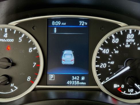 Used 2019 Nissan Sentra SV FWD image 2