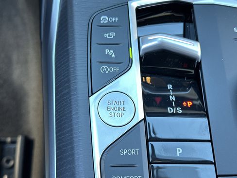 New 2026 BMW 330i Sedan w/ M Sport Package image 9