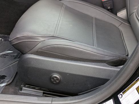 Used 2025 Mercedes-Benz C 300 4MATIC Sedan image 15