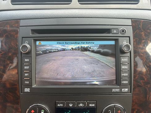 Used 2009 GMC Yukon XL Denali AWD/4WD image 18
