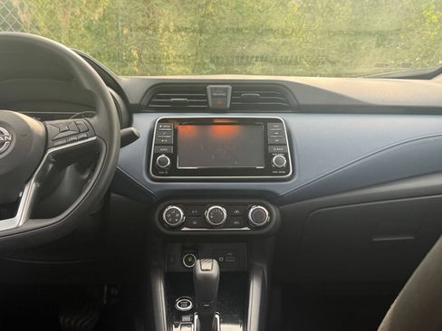 Used 2025 Nissan Versa SV FWD image 17