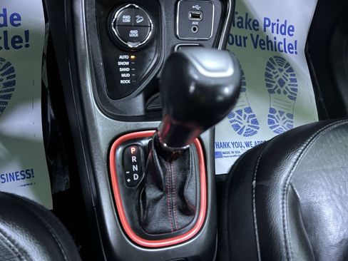Used 2018 Jeep Compass Trailhawk w/ Cold Weather Group AWD/4WD image 25
