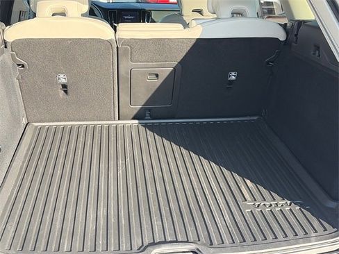 Used 2025 Volvo XC60 B5 Ultra w/ Protection Package Premier image 14