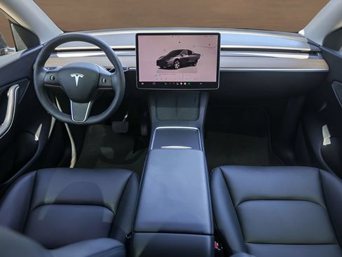 Used 2022 Tesla Model Y Long Range AWD/4WD image 22