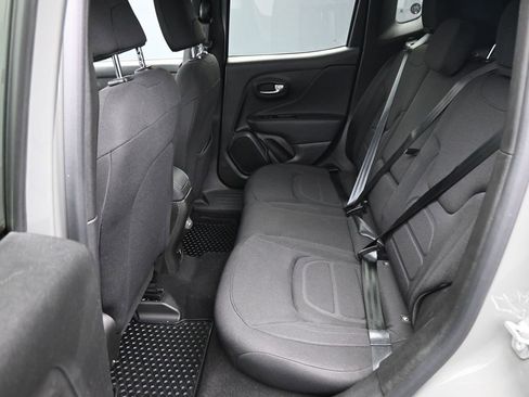 Used 2022 Jeep Renegade Latitude w/ Convenience Group image 12