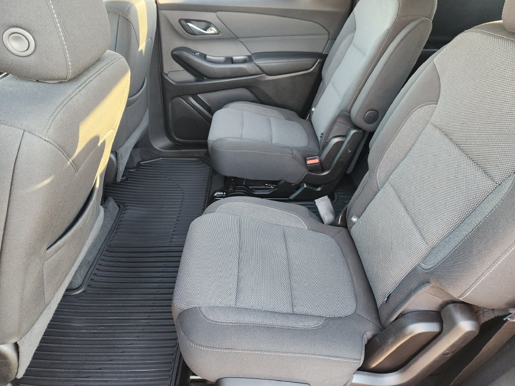 Used 2022 Chevrolet Traverse LT FWD image 28