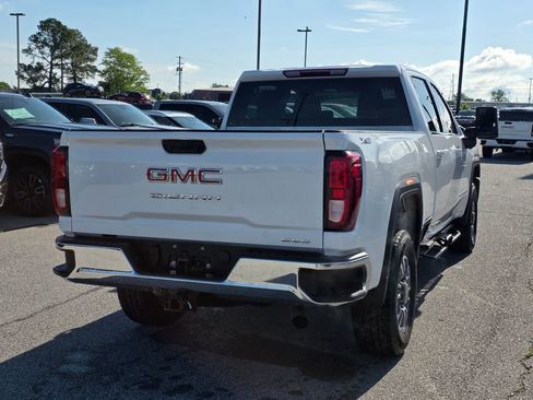 Used 2024 GMC Sierra 2500 SLE w/ SLE Value Package; AWD/4WD image 8