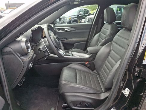 Used 2025 Alfa Romeo Tonale w/ Premium Package AWD/4WD image 13