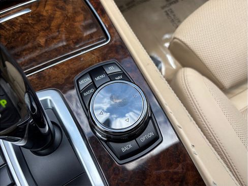 Used 2015 BMW 750Li RWD image 37
