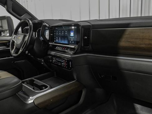 Used 2024 Chevrolet Silverado 2500 High Country w/ High Country Premium Package image 13