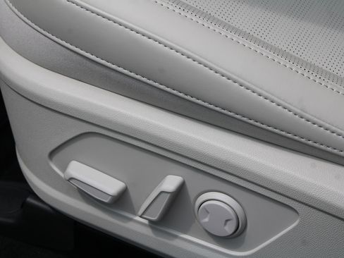 Certified 2025 Kia Sorento EX w/ EX Panoramic Sunroof Package image 24