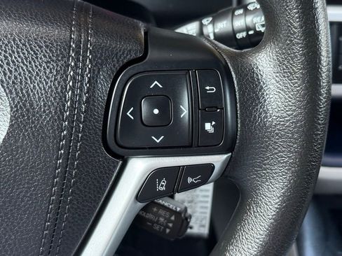 Used 2018 Toyota Highlander LE image 35