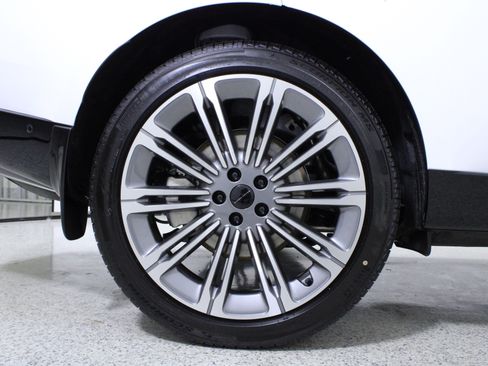 New 2026 Land Rover Range Rover SE image 8