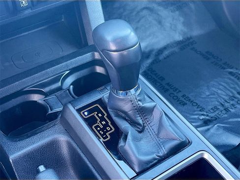 Used 2021 Toyota Tacoma TRD Off-Road image 16