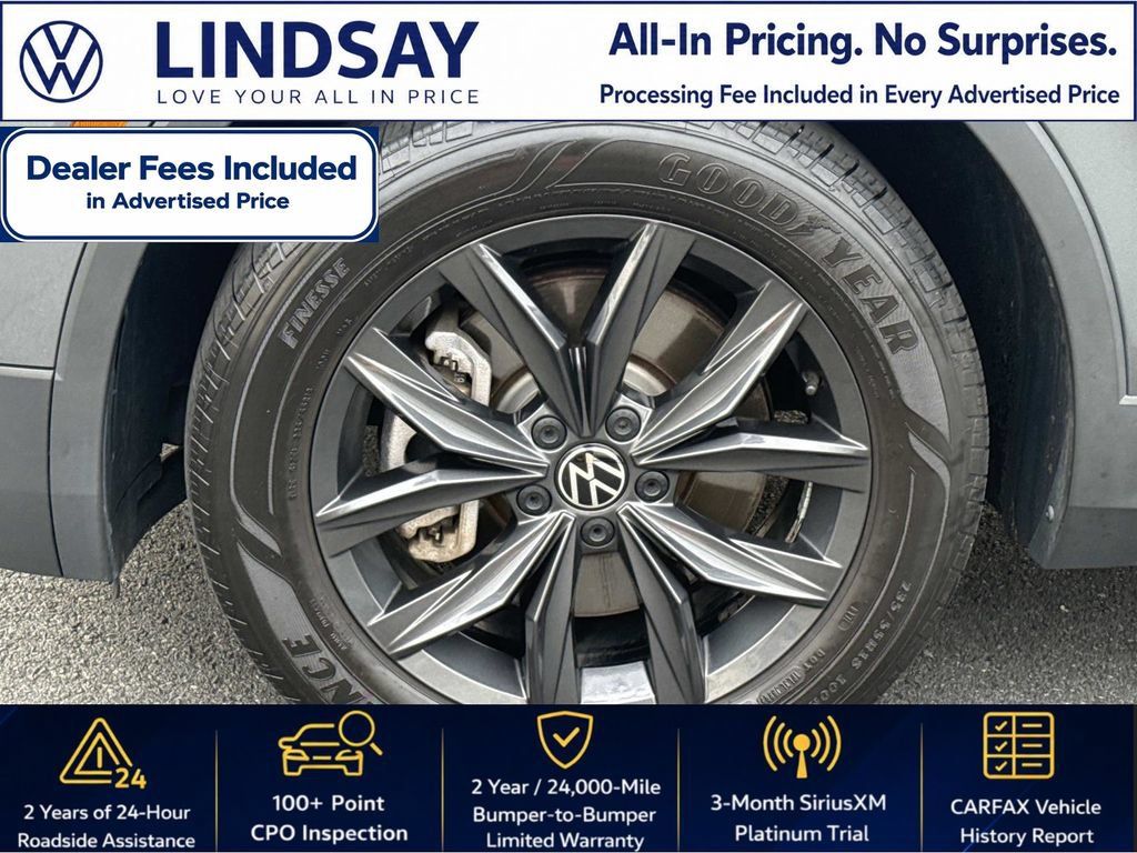 Certified 2024 Volkswagen Tiguan SE w/ Panoramic Sunroof Package AWD/4WD image 9