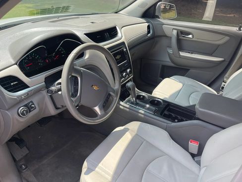 Used 2017 Chevrolet Traverse LT FWD image 11